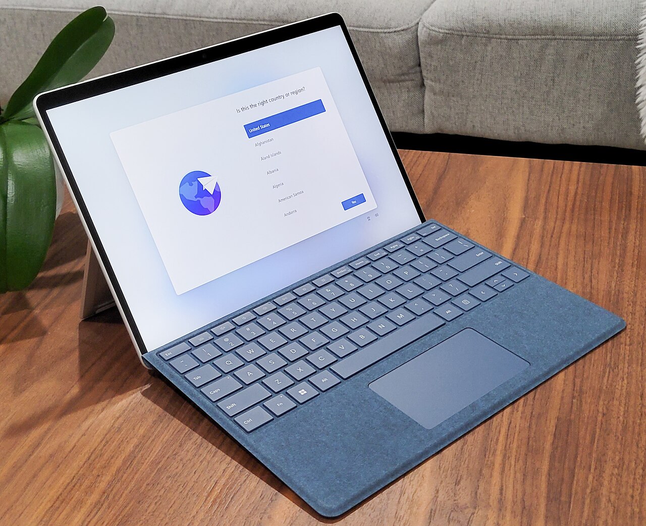 Microsoft Surface Pro 9 – i5-1245U, 16GB RAM, 512GB SSD