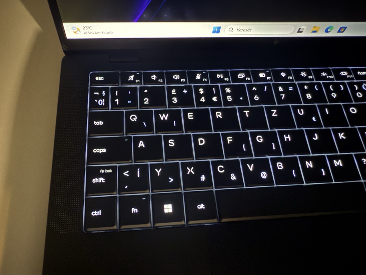 HP EliteBook X G2i 14″ AI – Ultra 7 366H, 32GB, 512GB, SureView | ÚJ - Image 10