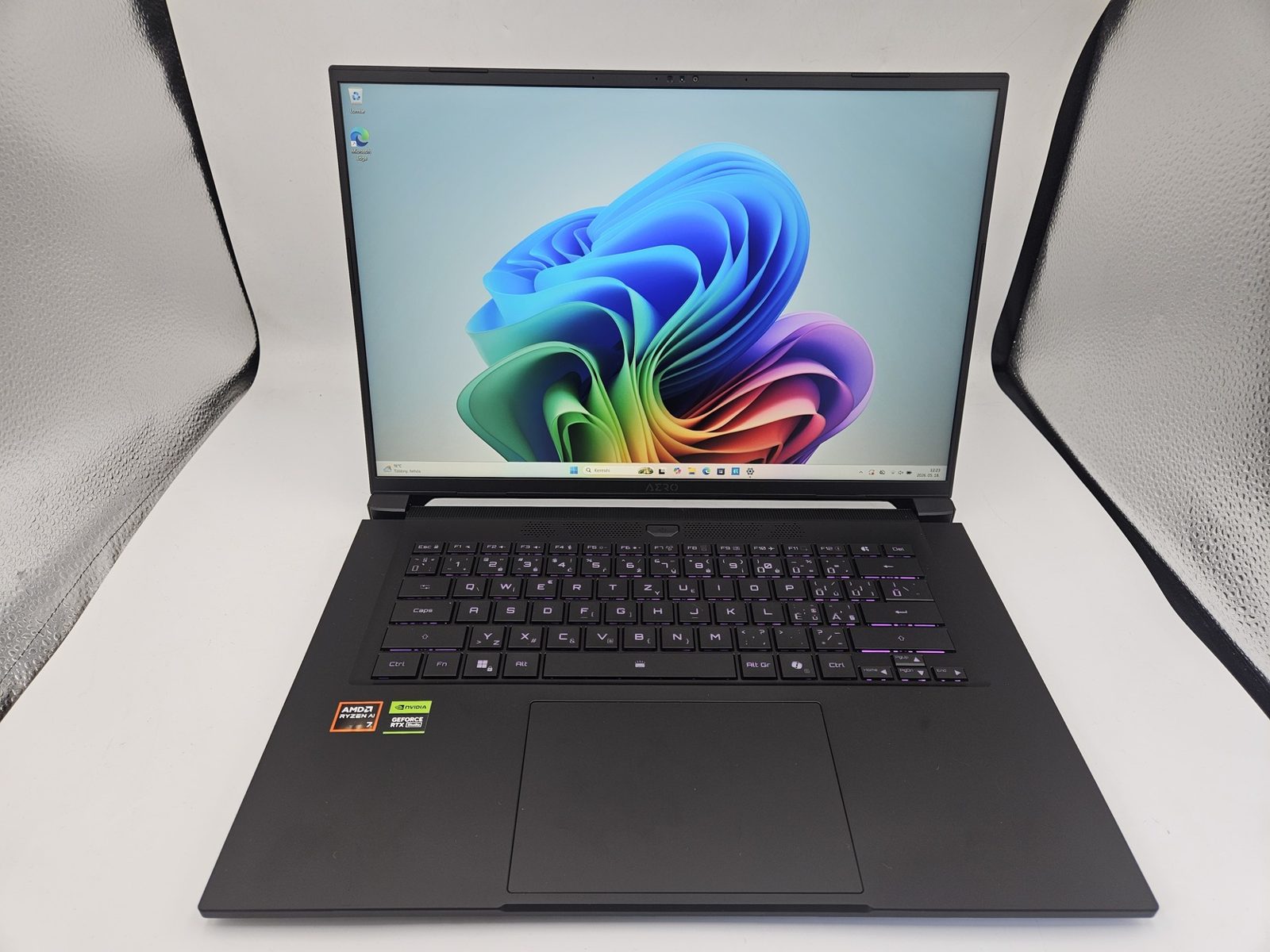 Gigabyte Aero X16 16 colos gamer laptop – termékfotó 7
