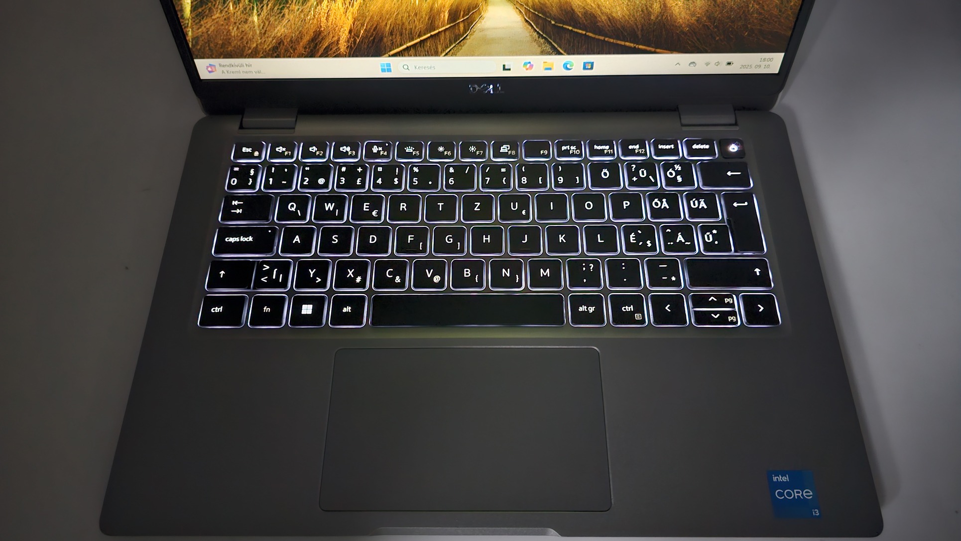 Dell Latitude 5330 LTE felújított üzleti laptop mobilnettel – termékfotó 2