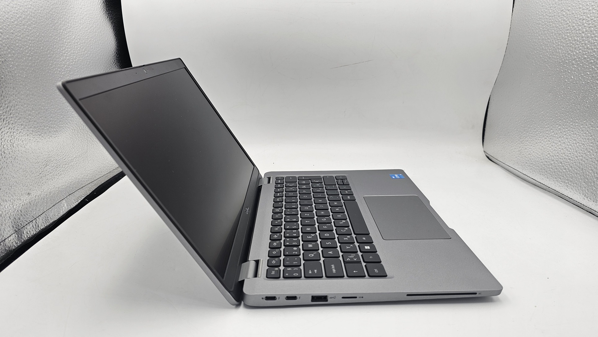Dell Latitude 5330 LTE felújított üzleti laptop mobilnettel – termékfotó 5