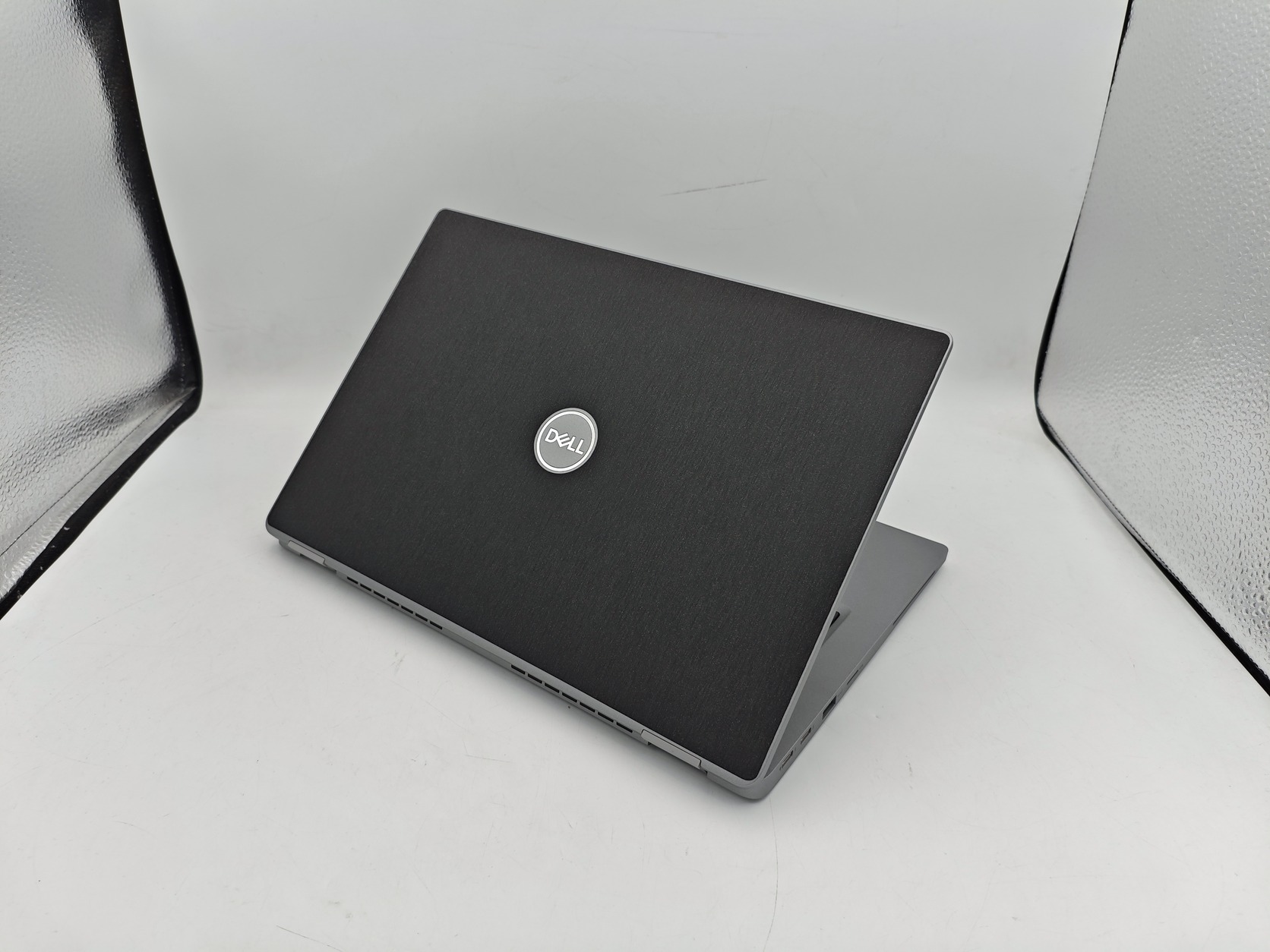 Dell Latitude 5330 LTE felújított üzleti laptop mobilnettel – termékfotó 8