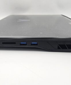 Medion Erazer Beast X40 jobb oldali portok – microSD, USB-A