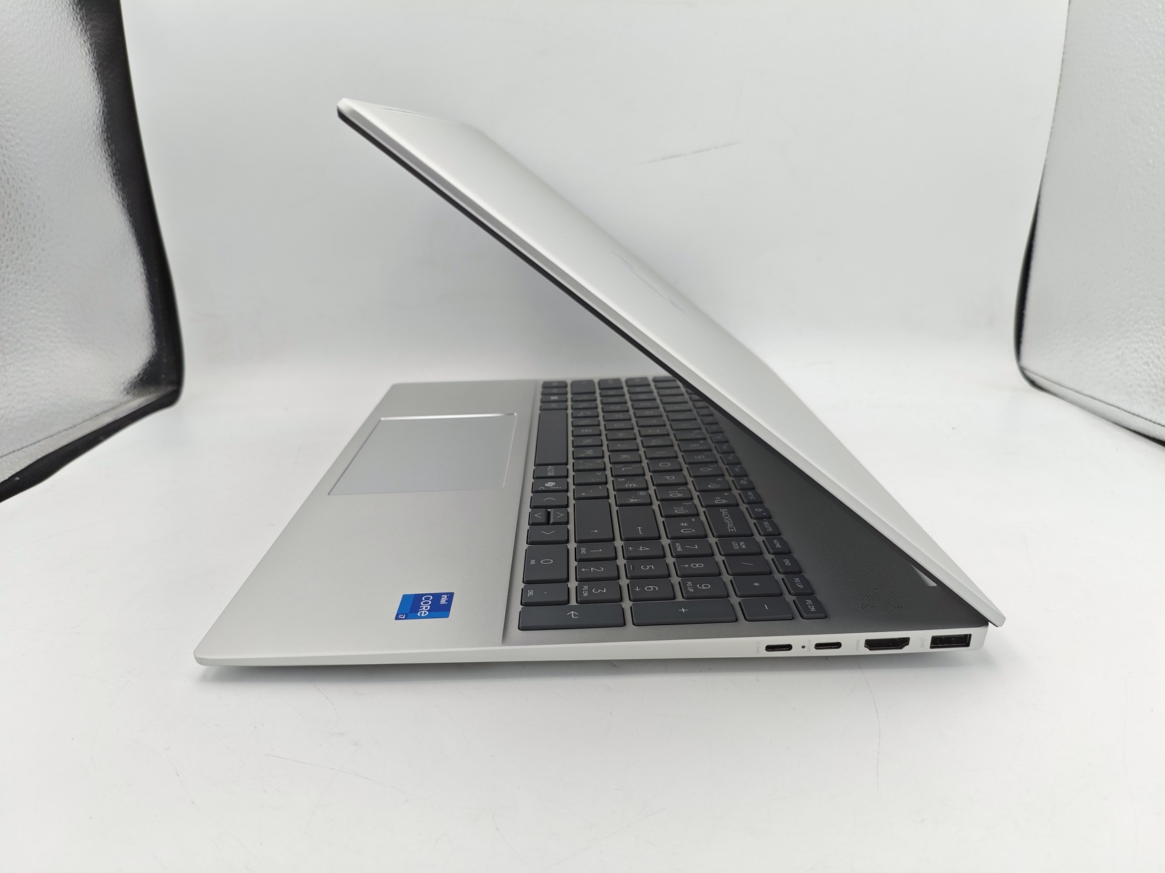 HP OmniBook 5 16 colos laptop – termékfotó 6