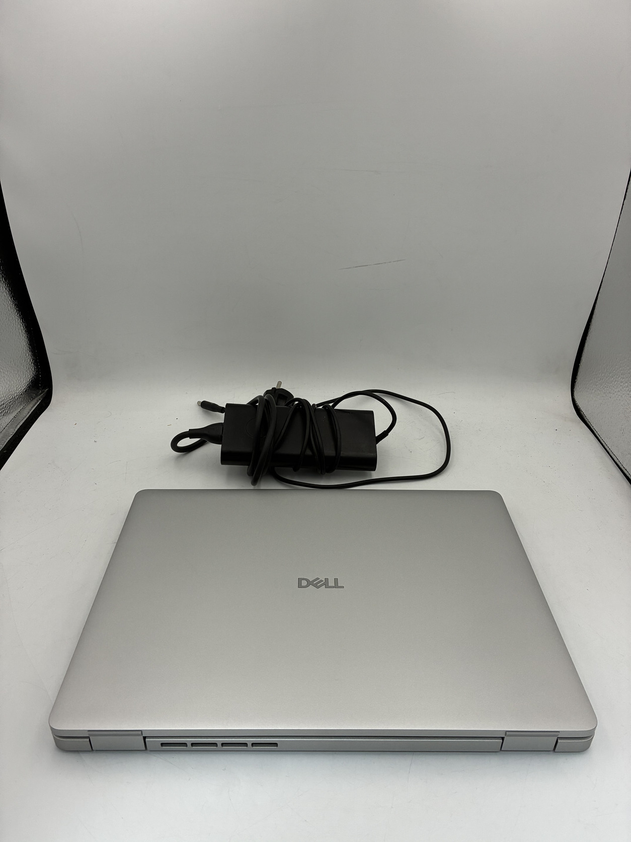 Dell Pro 14 PC14250 Ultra 7 üzleti laptop – termékfotó 6
