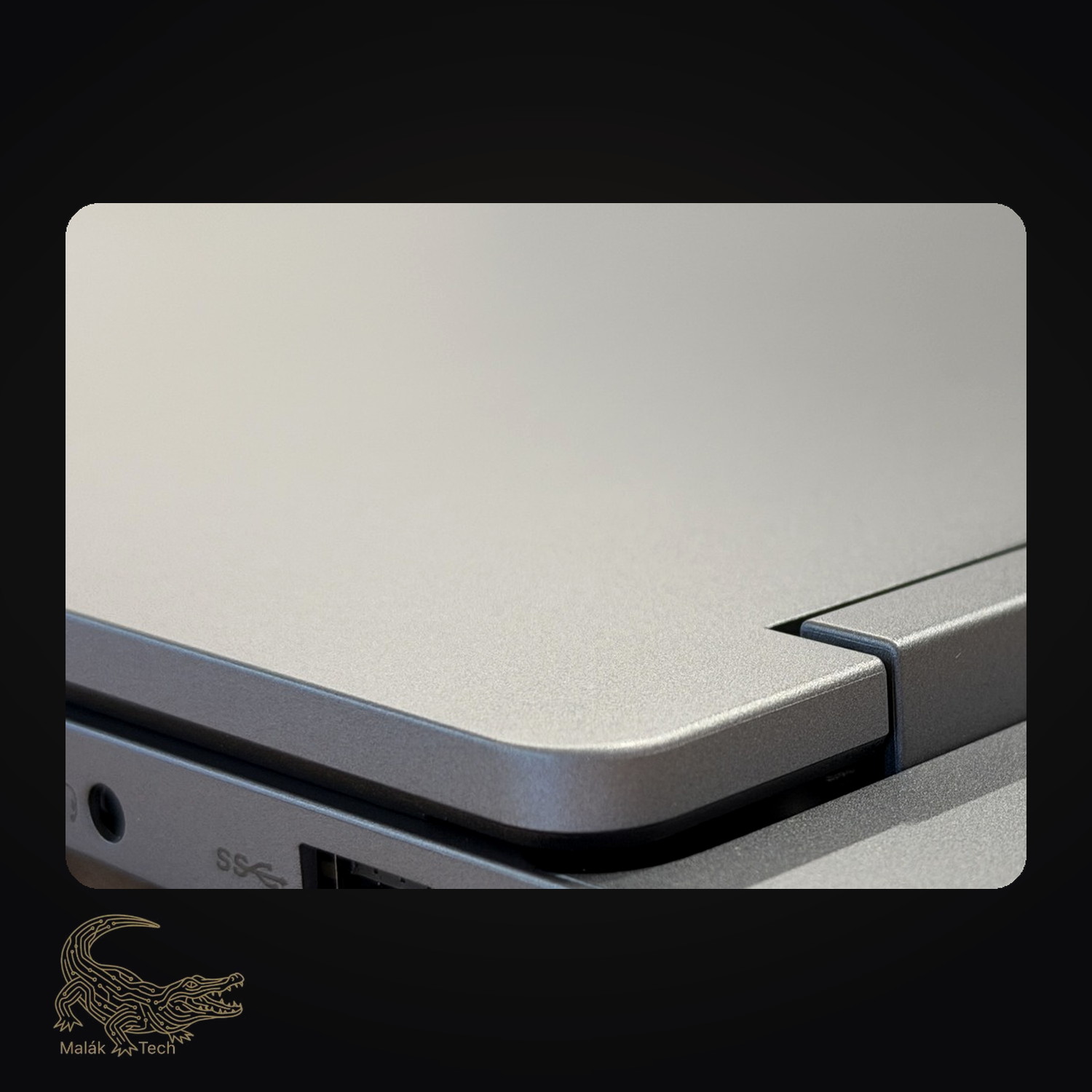 Lenovo LOQ 15IRX10 RTX 5060 gamer laptop – termékfotó 4