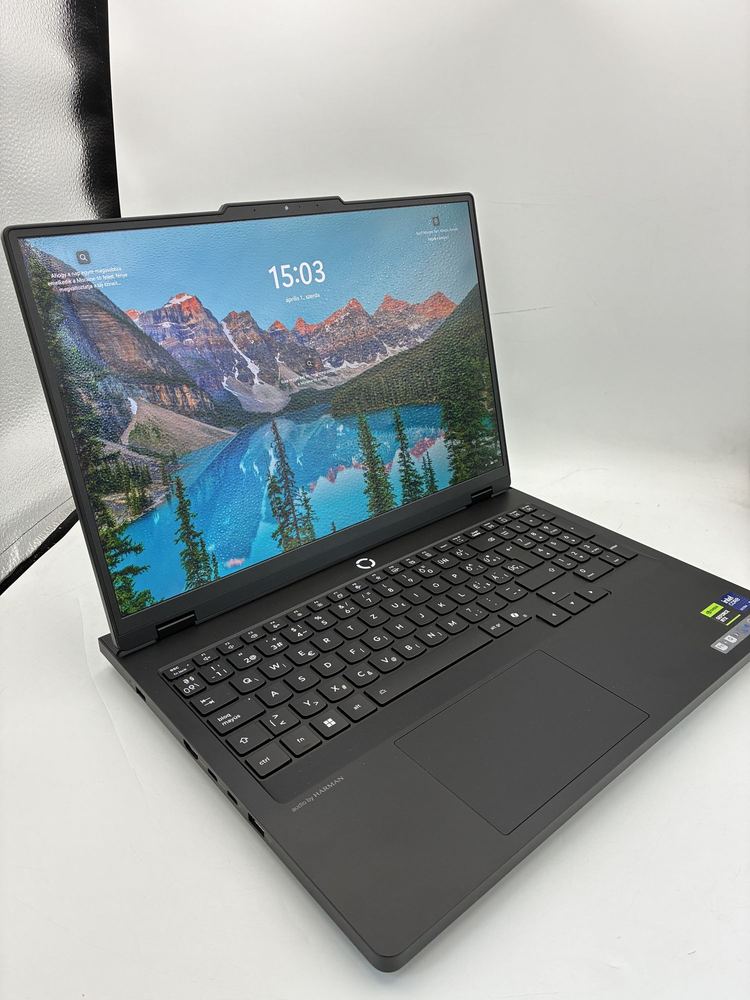 Portugál alapról magyarított laptop RGB világítással