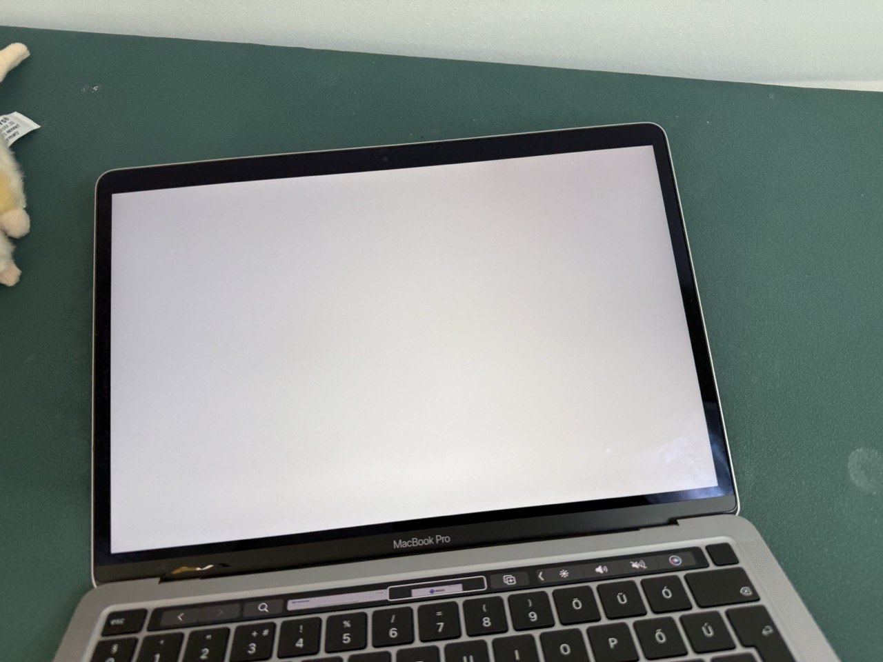 Apple MacBook Pro 13" 2020 i7 16GB/512GB asztroszürke – fehér kijelzőteszt