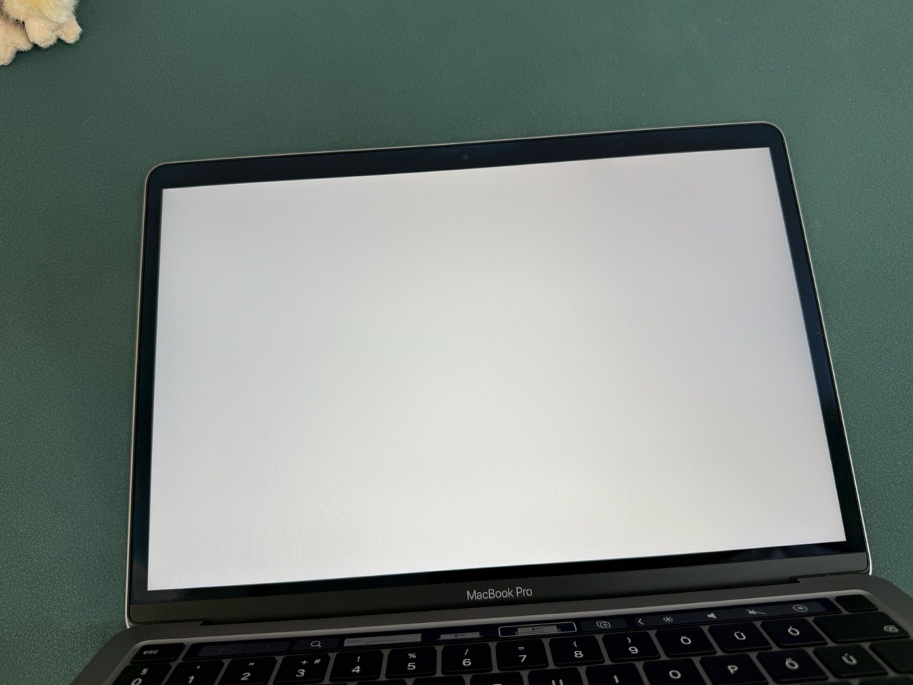 Apple MacBook Pro 13" 2020 i7 16GB/512GB asztroszürke – fehér kijelzőteszt