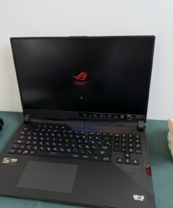 ASUS ROG Strix SCAR 17 G733QS per-key RGB billentyűzet-világítás