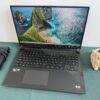 ASUS ROG Strix SCAR 17 G733QS 17,3 colos FHD 300Hz kijelzője bekapcsolva