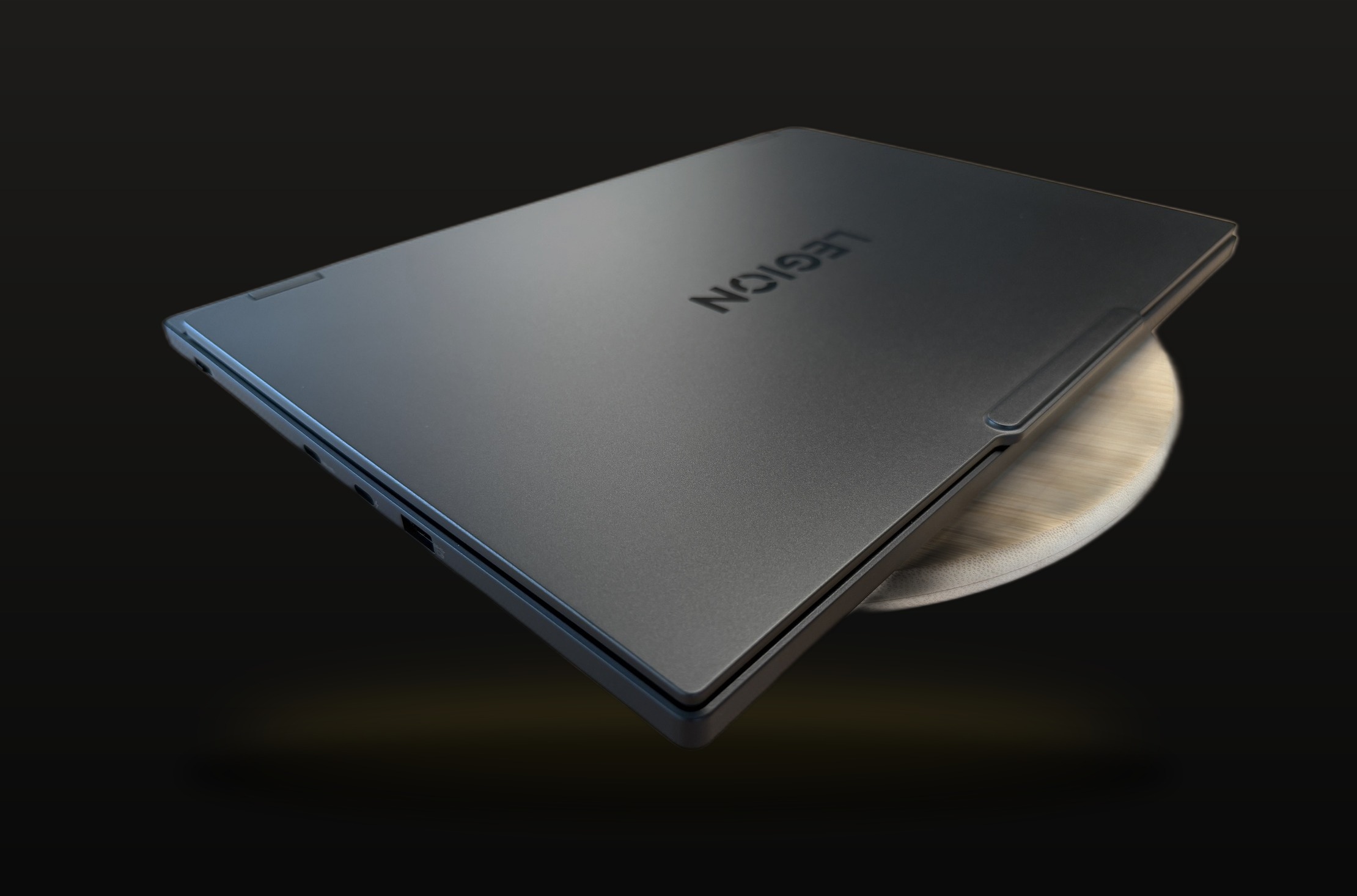 Lenovo Legion 5 15IAX10 felújított gamer laptop dizájn közelről